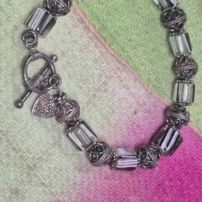 Sale Photo Thumbnail #139: Elegant sterling silver and crystal bracelet w/ toggle clasp ~ marked 925;;;;;double stamped
crystals are perfect no chips or cracks, toggle works perfectly
