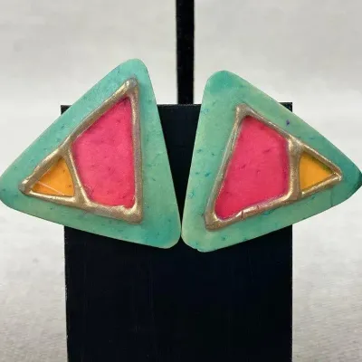 Sale Photo Thumbnail #173: Group of Modernist Enamel Iridescent Earrings~ set 6
All in great condition, pin backs