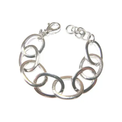 Sale Photo Thumbnail #266: Ralph Lauren Silver Tone Round Triple Link Chain Bracelet. Condition is Pre-owned. 
> superb condition, no scratches
Size 8" with toggle clasp