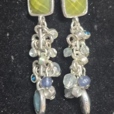 Sale Photo Thumbnail #350: Unusual Bolo Necklace 2 sided & Earrings to complete se
> pendant is 2 sided silver/ gold w/ rope chain with Bolo Closure instant adjust
> Earrings are stones and breaks that complement what side your are wearing necklace



> Bolo length 20"....2 x 1.5" 