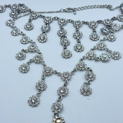 LOT 169J: Flower Pattern Vintage Necklaces & More