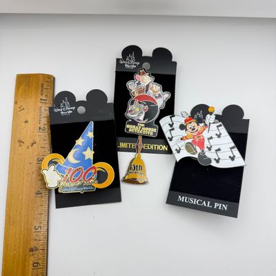 LOT 107P: WDW Trading Pins: 2001 LE3500 The Great Mouse Detective 15th Anniversary, 2002 100 Years of Magic Sorcerer Mickey Hat &...