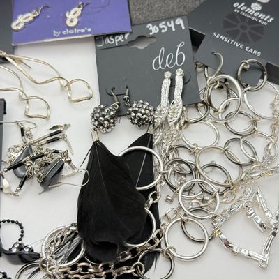 LOT 165J: NWT Pierced Earrings & More