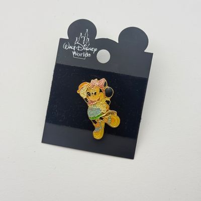 LOT 117P: WDW Trading Pins: Donald & Family, Goofy, June Birthstone Minnie, Pluto