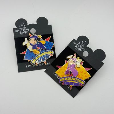 LOT 116P: WDW Trading Pins: LE5000 Magic Kingdom & Animal Kingdom, Pair of Mickey & Minnie LE5000 Graduation Pins & 2001...