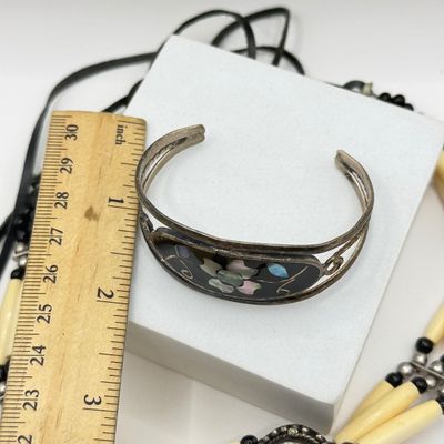 LOT 146F: Mother of Pearl Inlay 925 Cuff & Shell Choker Necklace