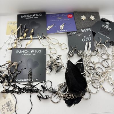 LOT 165J: NWT Pierced Earrings & More