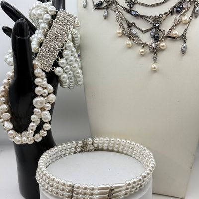 LOT 162J: Vintage Freshwater Pearl Bracelet, Faux & Freshwater Pearl Necklaces