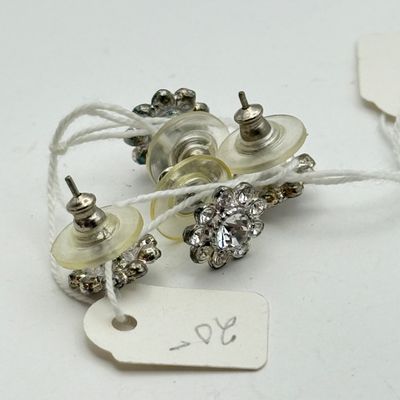 LOT 169J: Flower Pattern Vintage Necklaces & More