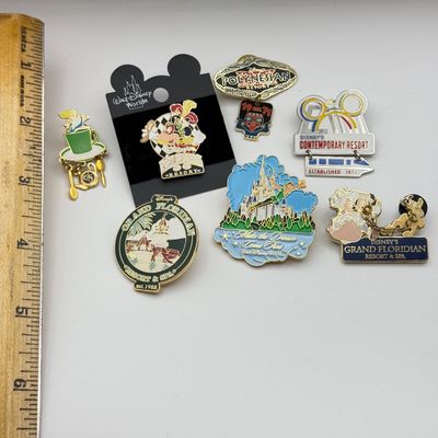 LOT 120P: Amex White Glove Vacation Package Exclusive Peter Pan Where Dreams Come True Pin & WDW Resort Trading Pins circa 2001:...