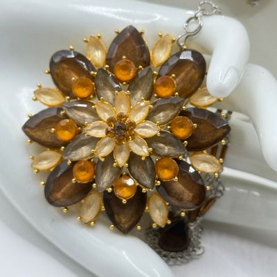 LOT 156J: Vintage Amber & Brass Toned Jewelry Collection
