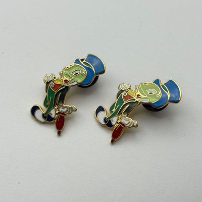 LOT 122P: Disney Characters Trading Pins: Winnie the Pooh, Pinocchio, Bashful, Mary Poppins & Quasimodo