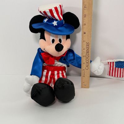 LOT 66A: USA Patriotic Disney Collection: US Flag Mickey Head Holiday Lights in Box (2), Patriotic Mickey, WDW 2002 4thof July Goofy...