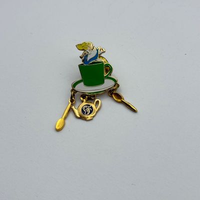 LOT 120P: Amex White Glove Vacation Package Exclusive Peter Pan Where Dreams Come True Pin & WDW Resort Trading Pins circa 2001:...