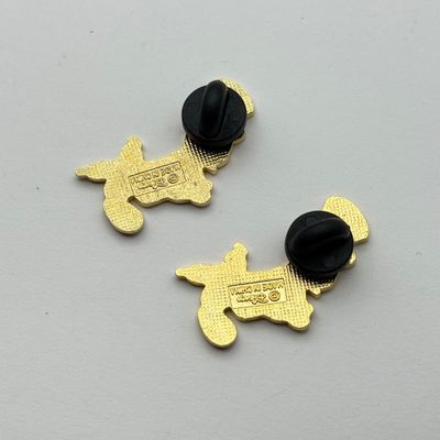 LOT 122P: Disney Characters Trading Pins: Winnie the Pooh, Pinocchio, Bashful, Mary Poppins & Quasimodo