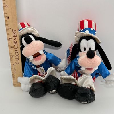 LOT 66A: USA Patriotic Disney Collection: US Flag Mickey Head Holiday Lights in Box (2), Patriotic Mickey, WDW 2002 4thof July Goofy...