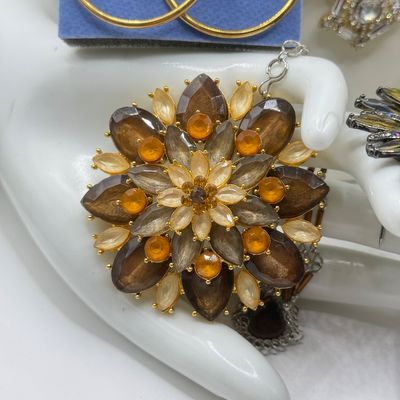 LOT 156J: Vintage Amber & Brass Toned Jewelry Collection