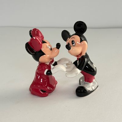 LOT 96A: Vintage Disney Mickey & Minnie Ceramic Figurines, Holding Hands Salt & Pepper Shakers