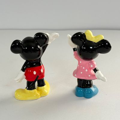 LOT 96A: Vintage Disney Mickey & Minnie Ceramic Figurines, Holding Hands Salt & Pepper Shakers