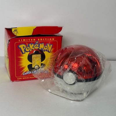 LOT 62A: FULL SET Pokémon Special Edition 23 karat Gold Plated Trading Cards: Charizard, Pikachu, Jiggly Puff, Poliwhirl, Mewtwo &...