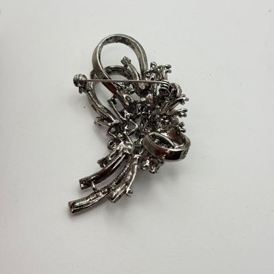 LOT 169J: Flower Pattern Vintage Necklaces & More