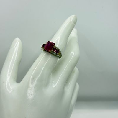 LOT 151F: Vintage size 7 10k RJW Gold Ring (3.6gtw)