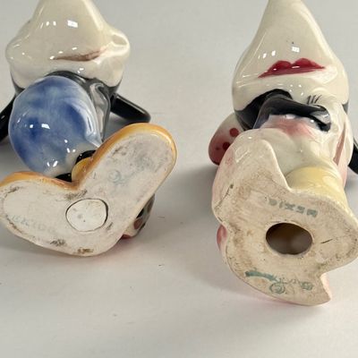 LOT 96A: Vintage Disney Mickey & Minnie Ceramic Figurines, Holding Hands Salt & Pepper Shakers