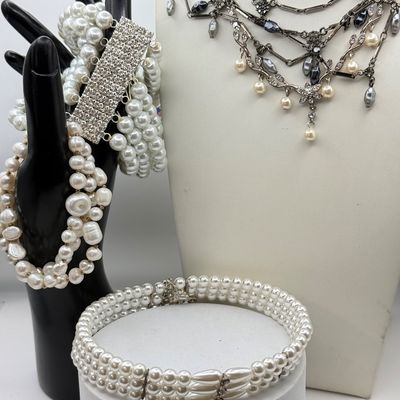 LOT 162J: Vintage Freshwater Pearl Bracelet, Faux & Freshwater Pearl Necklaces