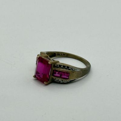 LOT 151F: Vintage size 7 10k RJW Gold Ring (3.6gtw)