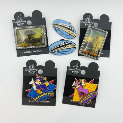 LOT 116P: WDW Trading Pins: LE5000 Magic Kingdom & Animal Kingdom, Pair of Mickey & Minnie LE5000 Graduation Pins & 2001...
