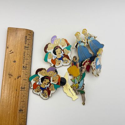 LOT 105P: Disney Princess Pins: WDW Trading Pins & Vintage Pins