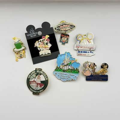 LOT 120P: Amex White Glove Vacation Package Exclusive Peter Pan Where Dreams Come True Pin & WDW Resort Trading Pins circa 2001:...