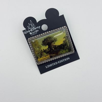 LOT 116P: WDW Trading Pins: LE5000 Magic Kingdom & Animal Kingdom, Pair of Mickey & Minnie LE5000 Graduation Pins & 2001...