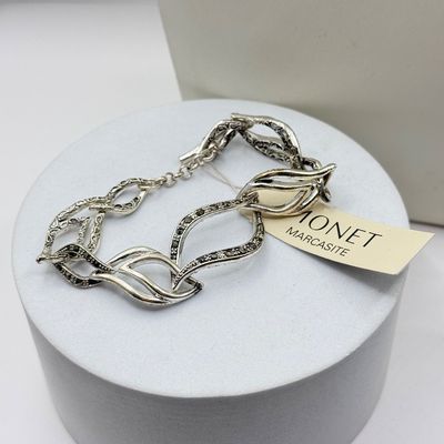 LOT 153J: Monet Leaf Necklace & Bracelet Set, Wire Necklaces, Bracelets & More
