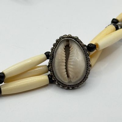 LOT 146F: Mother of Pearl Inlay 925 Cuff & Shell Choker Necklace