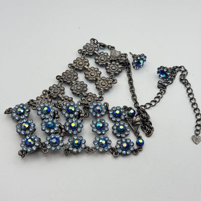 LOT 169J: Flower Pattern Vintage Necklaces & More