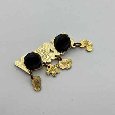 LOT 118P: Disney Mickey Pins incl WDW Trading Pins: 2002 Musical Conductor, Name w Danglers, 2002 Ears to You Dangler, Pin Trading,...