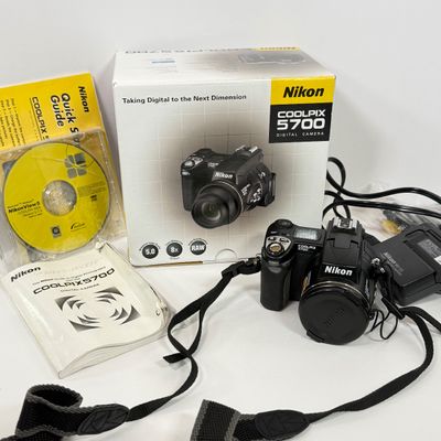 LOT 72A: Nikon CoolPix 5700 Digital Camera w/ Box & Manuals