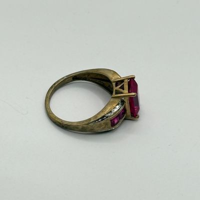 LOT 151F: Vintage size 7 10k RJW Gold Ring (3.6gtw)