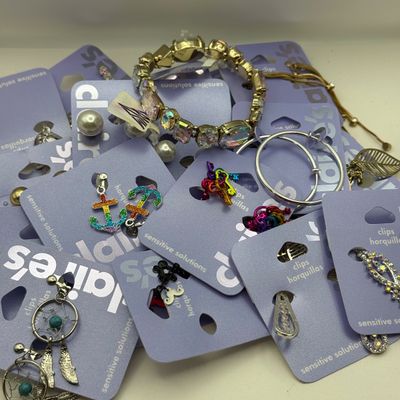 LOT 174J: Large Lot of NWT Claire's Jewelry