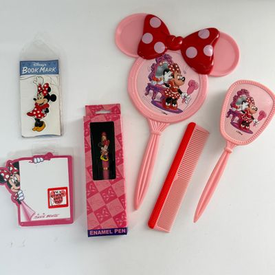 LOT 95A: Vintage Minnie Mouse Play Vanity Set, Minnie Mouse Bookmark, Sticky Notepad & NIP Pen