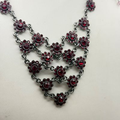 LOT 169J: Flower Pattern Vintage Necklaces & More