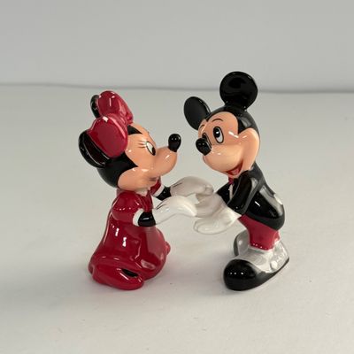 LOT 96A: Vintage Disney Mickey & Minnie Ceramic Figurines, Holding Hands Salt & Pepper Shakers