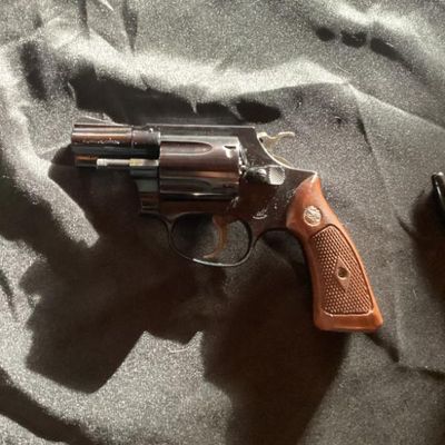 No. 2 - Smith & Wesson 36	Revolver 38 special