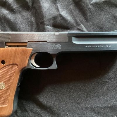 No.12- Smith & Wesson 422 Semi Auto .22 LR