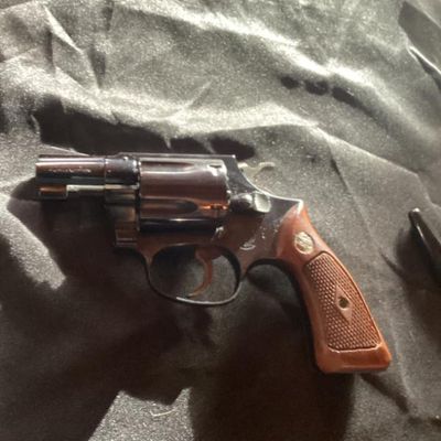 No. 2 - Smith & Wesson 36	Revolver 38 special
