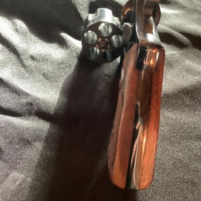 No. 2 - Smith & Wesson 36	Revolver 38 special