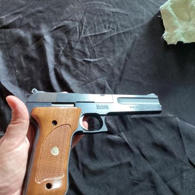 No.12- Smith & Wesson 422 Semi Auto .22 LR