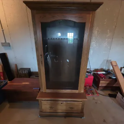 Solid Oak Locking Gun Cabinet with Key – Glass Door Rifle Display Cabinet