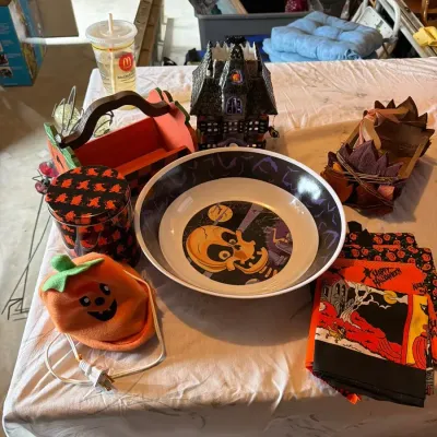 Vintage & Contemporary Halloween Décor Assortment